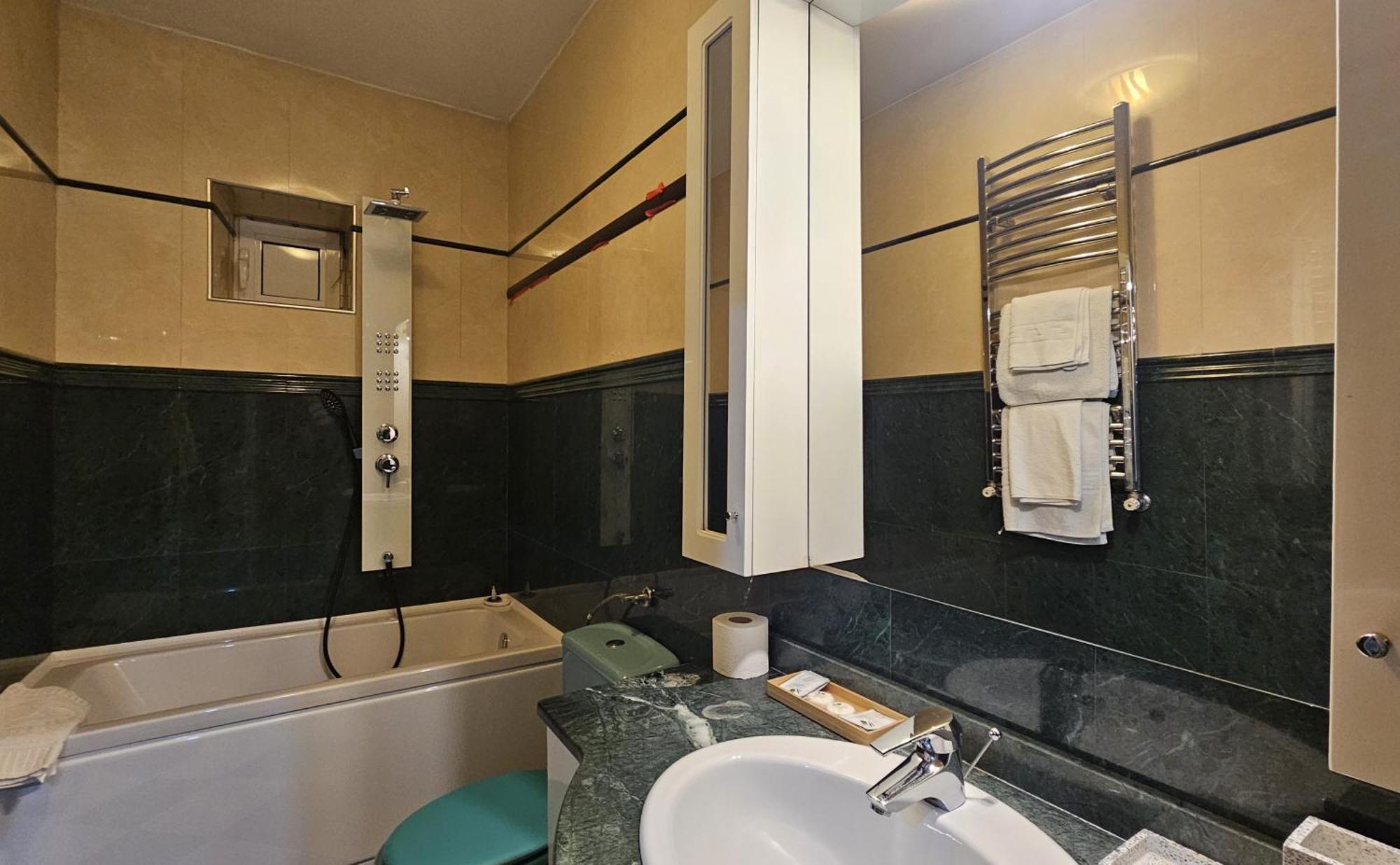 Simple Villa Rooms National Arena Self Check In Bucarest Extérieur photo